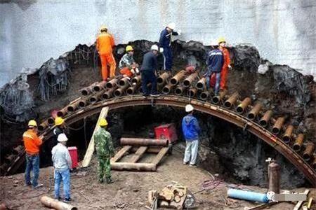 贵阳隧道钢花管支护案例